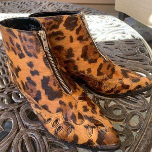 ASOS Front Zipper Leopard Calf Hair Booties/Size 5